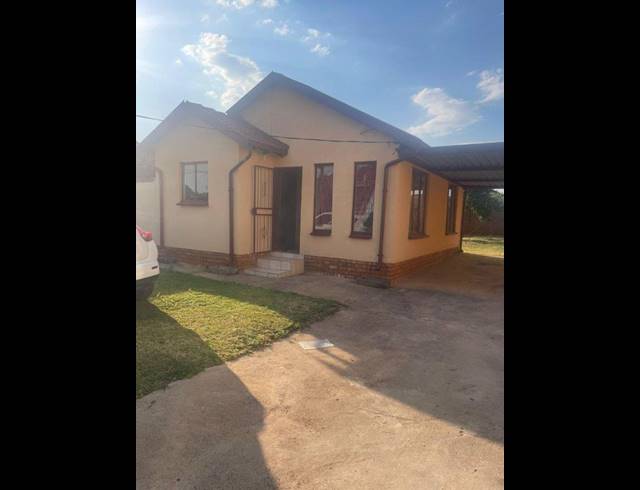2 BEDROOM PROPERTY TO RENT IN LOTUS GARDENS